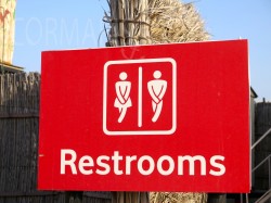 Sehr sprechendes Zeichen an einer Toilette in einem Wüstencamp. Foto: cku