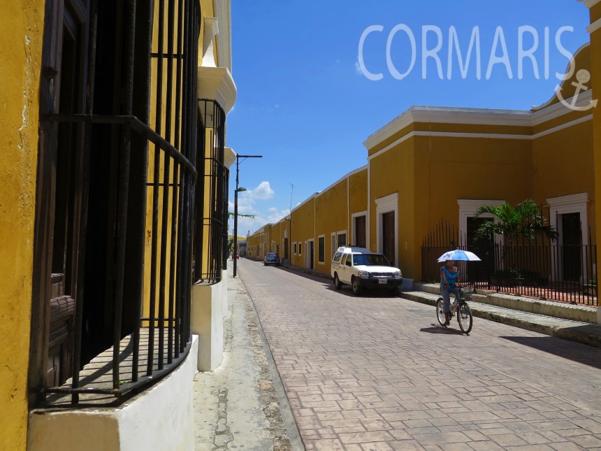 In Izamal sind alle Häuser: gelb. Foto: cku